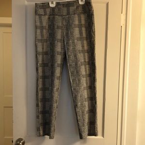 Zac and Rachel stretch pull on pants houndstooth pattern